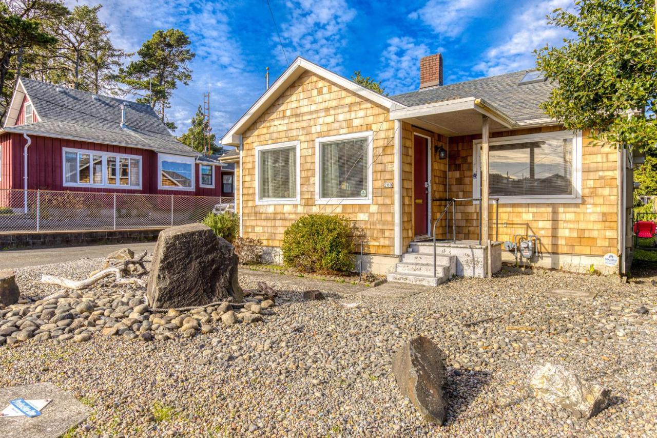 On The Rocks Villa Seaside Exteriör bild